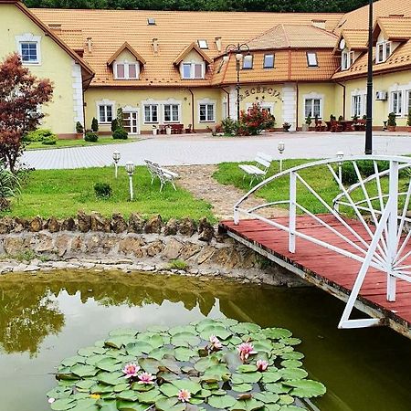 Willa Park Ostrowiec Świętokrzyski Kültér fotó