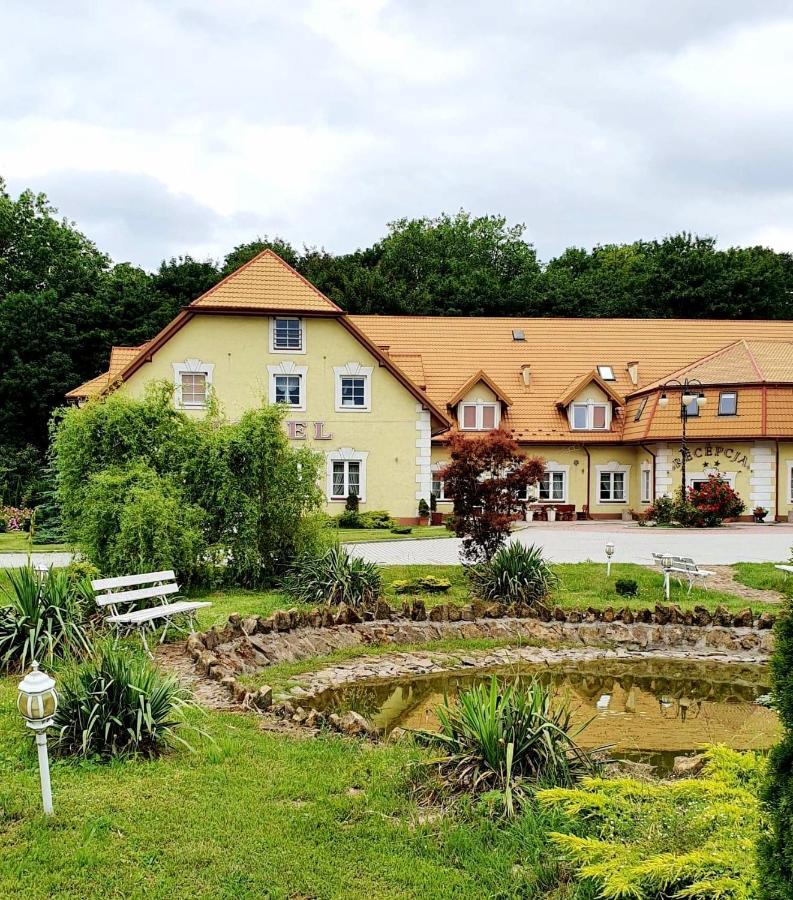 Willa Park Ostrowiec Świętokrzyski Kültér fotó