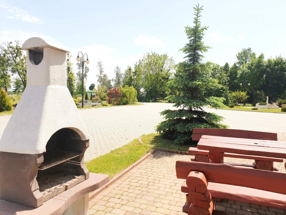 Willa Park Ostrowiec Świętokrzyski Kültér fotó