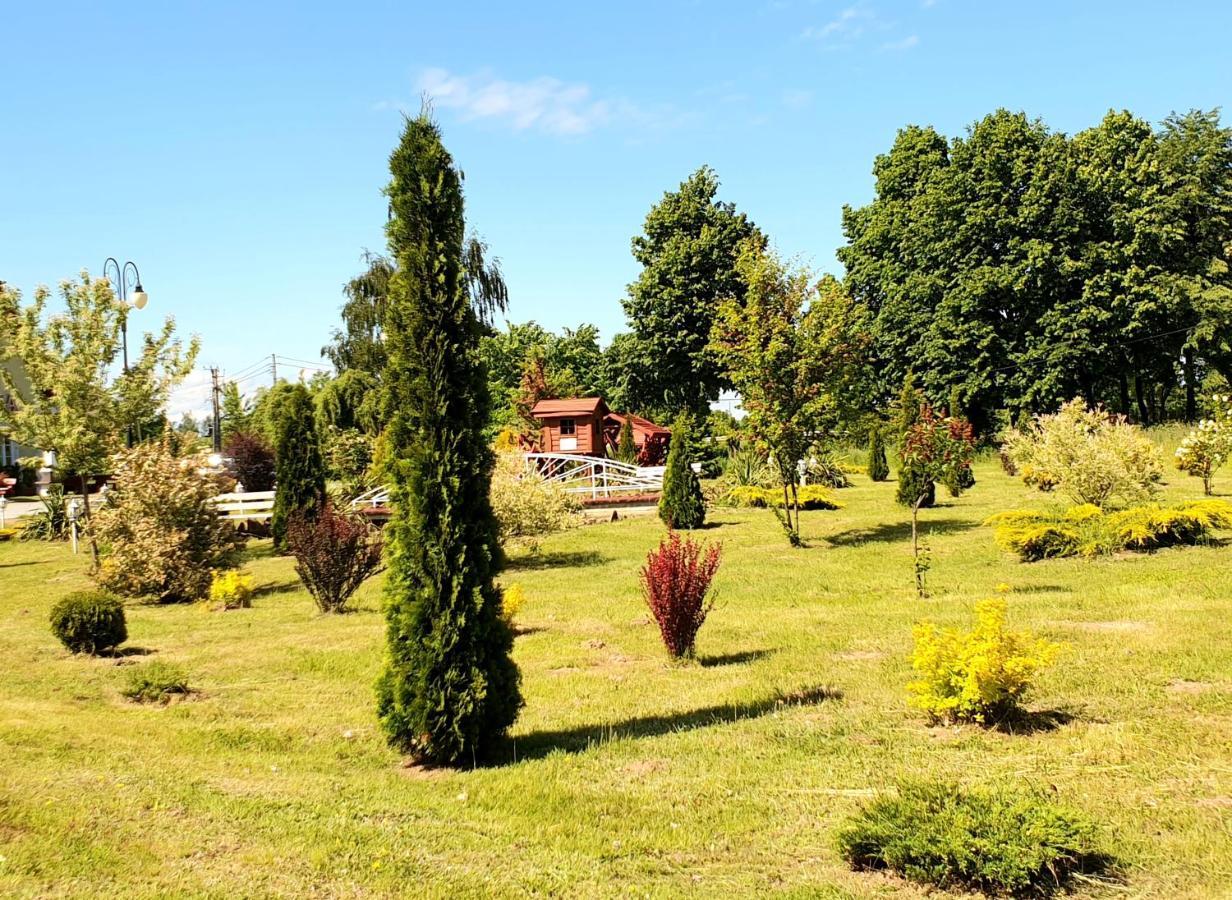 Willa Park Ostrowiec Świętokrzyski Kültér fotó