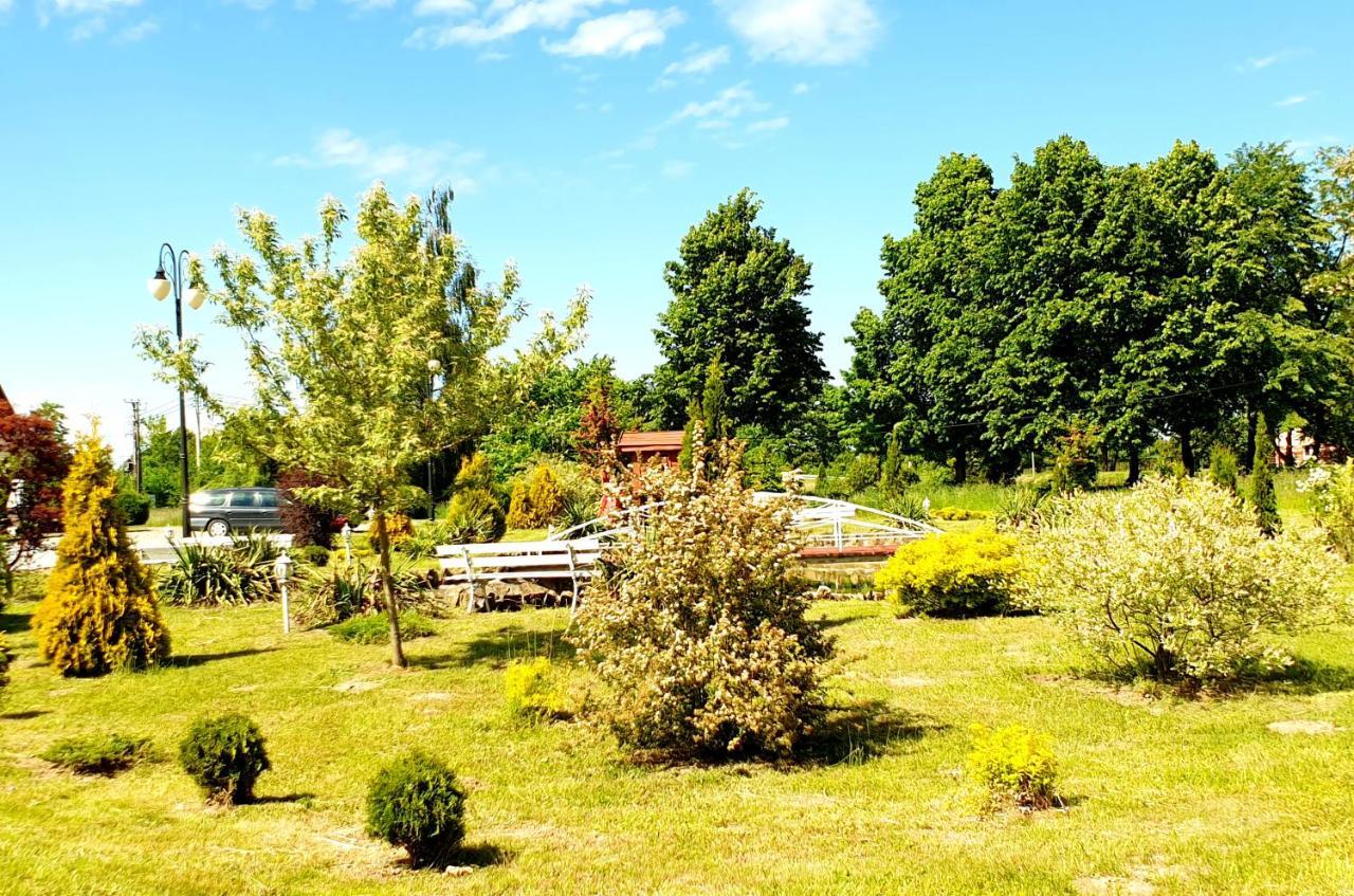Willa Park Ostrowiec Świętokrzyski Kültér fotó