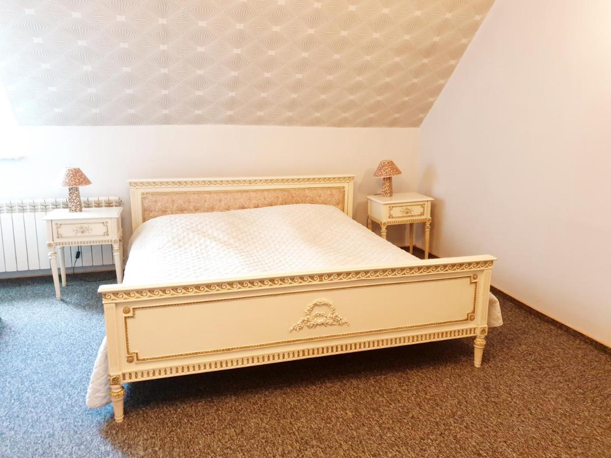 Willa Park Ostrowiec Świętokrzyski Kültér fotó