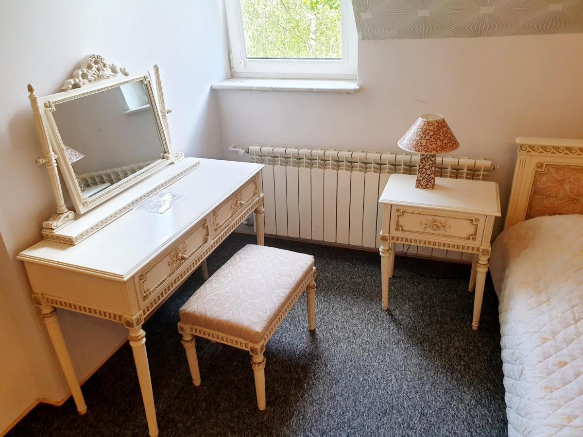 Willa Park Ostrowiec Świętokrzyski Kültér fotó