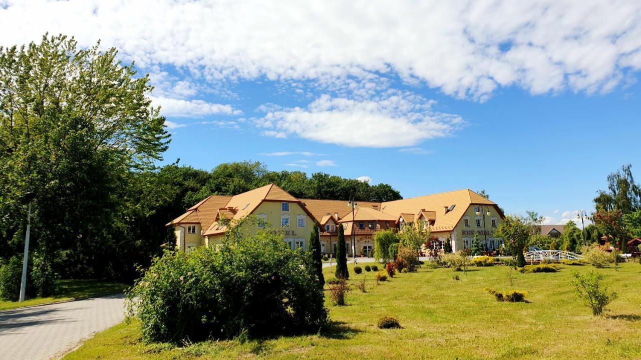 Willa Park Ostrowiec Świętokrzyski Kültér fotó