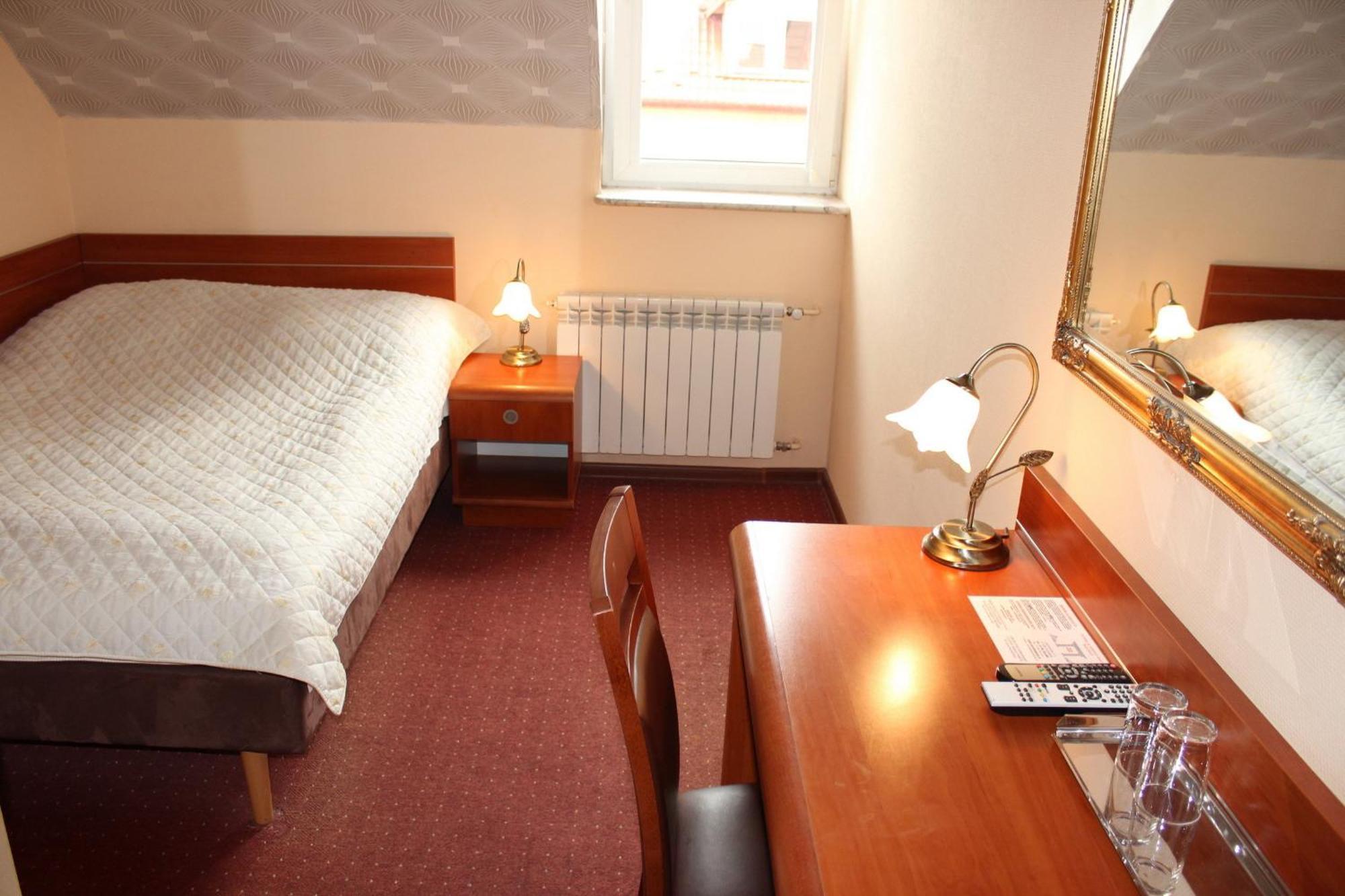 Willa Park Ostrowiec Świętokrzyski Szoba fotó