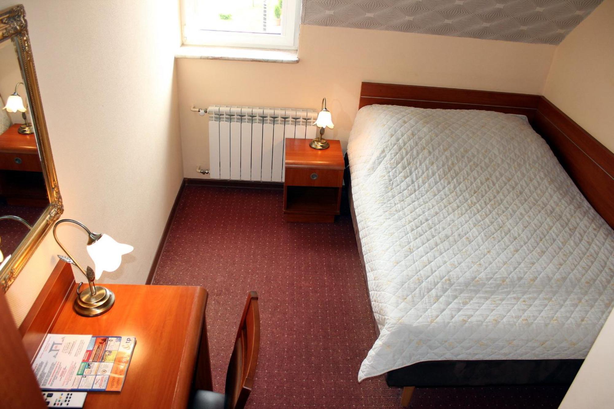 Willa Park Ostrowiec Świętokrzyski Szoba fotó