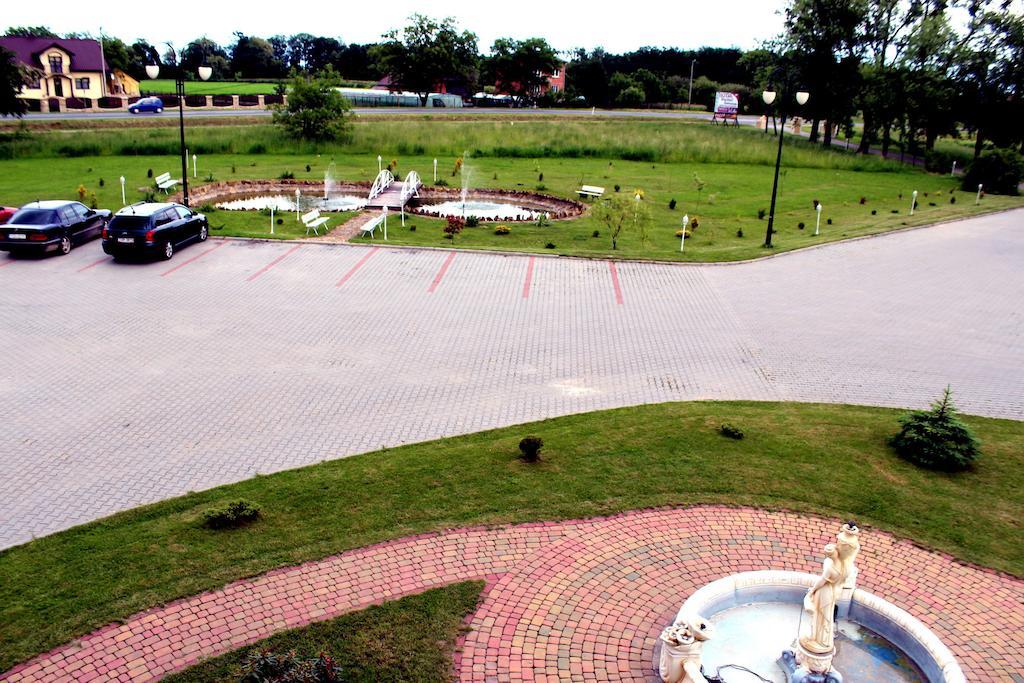 Willa Park Ostrowiec Świętokrzyski Kültér fotó