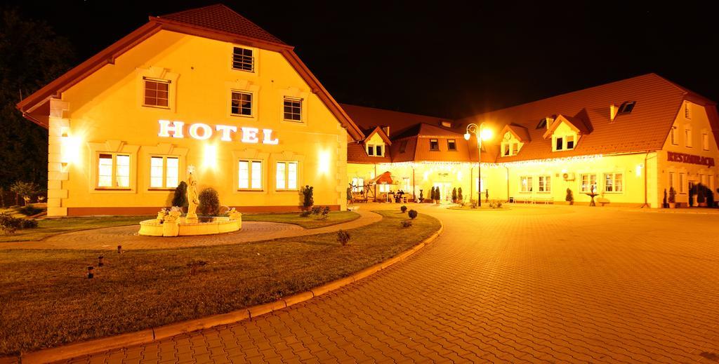 Willa Park Ostrowiec Świętokrzyski Kültér fotó
